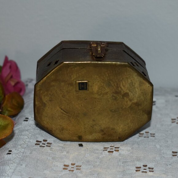 Vintage Antique Small Brass Incense Trinket Cricket Box Gothic Farmhouse Decor - Picture 8 of 14
